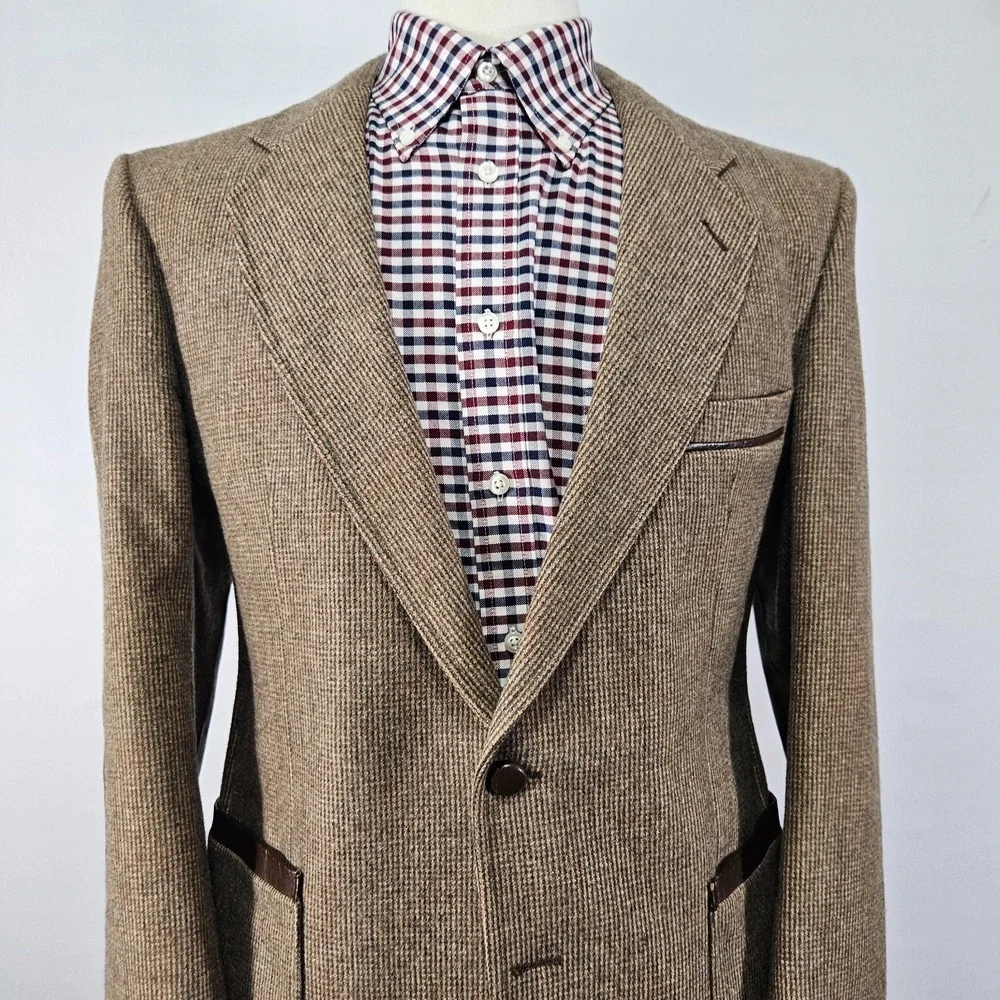 Men's Tweed Style Sport Coat Blazer Two Button Brown Wool Polyester Size 40R